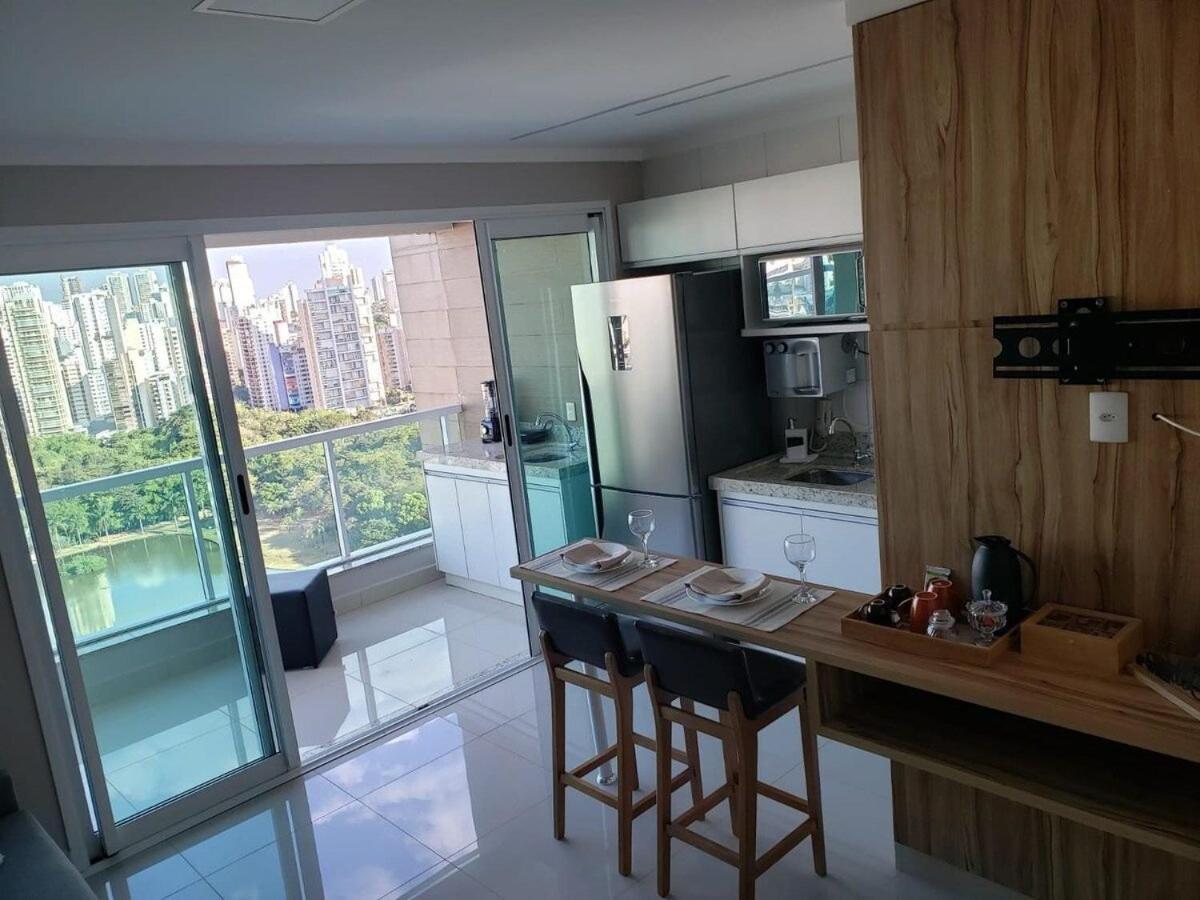 01 Qt.| 2 Hosp. | Linda Vista | Shopping *